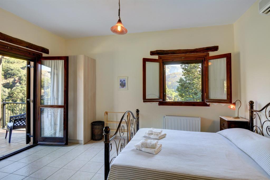 Oreinothea Villa Therison Room photo