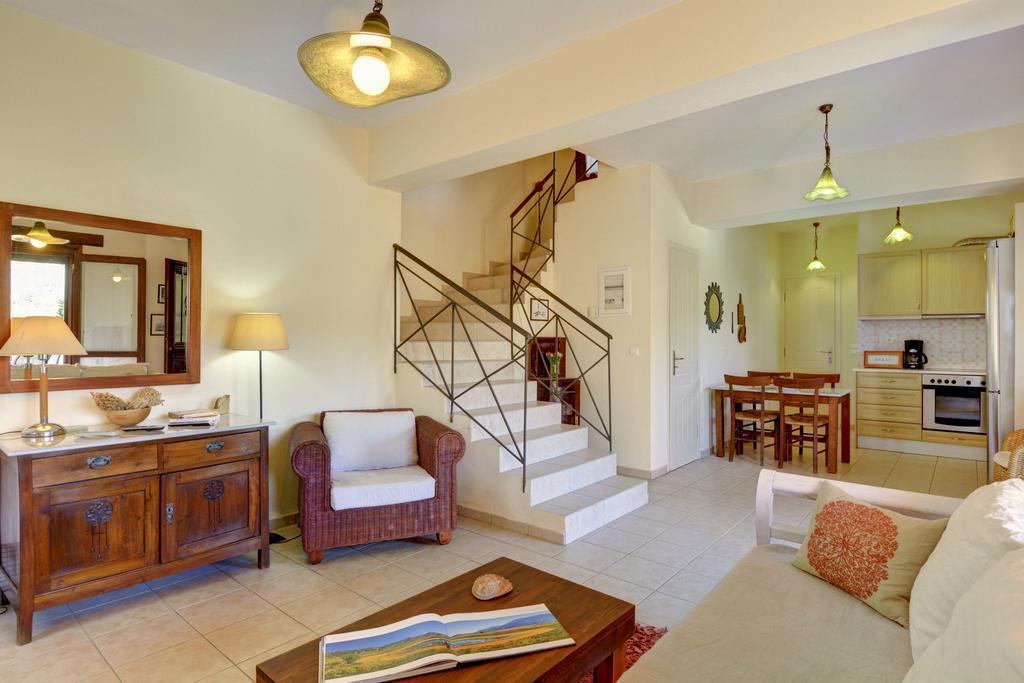 Oreinothea Villa Therison Room photo